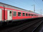 Ein Intercity bestehend aus drei ehemaligen Interregio Wagen in DB Regio Lackierung sowie drei normalen IC Wagen und zwei 120er steht am 10.4.2011 in Oldenburg Hbf auf Gleis 2.