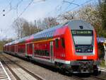 Dosto-Steuerwagen am Zugschluss des RE2 nach Osnabrück in Brock=Ostbevern, 14.04.2021