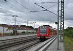 Schon bei der Einfahrt ist der Zugzielanzeiger auf S2 Eberbach umgestellt.
Osterburken den 18.8.2021