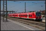 440 043 fährt am 28.03.2018 in Passau Hbf. ein.