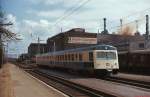 628 005-1 verläßt im April 1976 den Bahnhof Peine