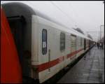  Gepckwagen Dm 51 86 92-92 005-2 der DSB , eingereiht in den     Skiloeberen  Bludenz-Kopenhagen  whrend des mehrstndigen Zwangsaufenhaltes in Pinneberg am 20.01.2008