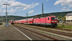 114 024-3 (112 024-5) verlässt mit den vier ex DR-Dostos der Ersatzzuggarnitur den Bahnhof Plochingen abweichend auf Gleis 7.