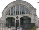 Westportal des Kaiserbahnhofs in Potsdam Park Sanssouci am 19.4.2005, erstmals ohne Bauzaun.