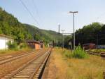 Das Gleis 2 mit Blick in Richtung Kronach, am 15.08.2012 in Probstzella.