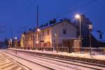 Bahnhofsgebude von Pritzier im Morgengrauen. 12.01.2010 