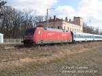 In Herzberg/Elster (ehem.West) fhrt der IR2284 Chemnitz - Berlin Lichtenberg (wg. Bauarbeiten nicht n. Zoo) ein. Er wird dort einige Minuten halten, da planmig eine Zugkreuzung stattfindet. IR2285 Berlin - Chemnitz wird ihm in wenigen Minuten begegnen, dann gehts weiter. 05.03.06