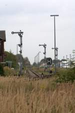 Blick auf den nur  noch zur Zugbegegnung genutzten Bahnhof Malchow, allerdings  befindet sich ein moderner Haltepunkt etwas weiter westlich.