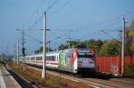 101 040-4  WM Fan-Connection  mit dem IC 2243 nach Berlin Ostbahnhof in Rathenow. 06.10.2010