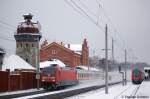 101 046-1 mit dem vermutlich verspteten IC 144 nach Schiphol (Airport) in Rathenow und der mit ca. 40min verspteten RE2 (RE 37411) nach Knigs Wusterhausen in Rathenow. 20.12.2010