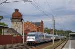 101 144-4  Hertha BSC  mit dem IC 140 von Berlin Ostbahnhof nach Schiphol (Airport) in Rathenow. 31.08.2011