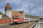 101 132-9 mit dem IC 2385 von Berlin Sdkreuz nach Frankfurt(Main) Hbf in Rathenow. 08.10.2011