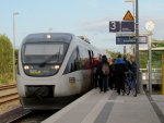 Am 12.10.2011 steht Talent 643.21 im Bahnhof von Rathenow nach Brandenburg HBF bereit