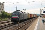 Am 27.08.2015 bespannte MRCE/TXL ES 64 U2-012 (182 512-4)  TX Logistik AG  einen Containerzug, als sie durch Regensburg Hbf in Richtung Süden fuhr.