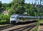 460 017-7 von Bonn bei der Einfahrt in den Bf Remagen (im Hintergrund die Apollinariskirche)  - 27.06.2011