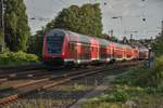 Wegen Bauarbeiten auf der Kbs 485 zwischen Geilenkirchen und Erkelenz fahren die Züge des RE4 nur bis Erkelenz von Dortmund kommend hier verlässt ein Zug Rheydt Hbf am Abend des 17.7.2018