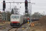 185 639-2 mit einem Gterzug Richtung Viersen bei der Einfahrt in Rheydt Hbf, 6.2.11