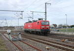 DB 143 637 als Tfzf Richtung Roßlau, am 16.02.2024 in Rodleben.