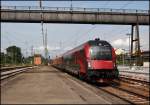 Steuerwagen 80-90 705  Spirit of Europe  und die Schiebelok 1116 210  Spirit of Budapest  sind als RJ 65 nach Budapest-Keleti pu unterwegs.