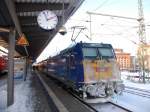 Auch wenn 146 519 den X 8003 Leipzig-Warnemnde bis Warnemnde schob,hatte die Lok deutliche Winterspuren.Aufnahme am 04.Dezember 2010 im Rostocker Hbf.