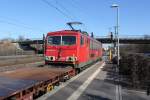 Vorsicht Zugdurchfahrt in Rotenburg (Wmme) am 3.7.2013. 155-120-9 zieht ihren Zug in Richtung Hamburg.