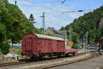 Blick auf einen Gbkks und einen 2Achser Flachwagen im Bahnhof Rübeland.

Rübeland 08.08.2018