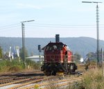 V 152 der HZL rangiert im Bahnhof Schelklingen.