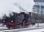 Dreikönigsdampf 2017 im Bahnhof Schelklingen: Lok 20 (Achertäler Eisenbahnverein) und T3 930 (GES) rangieren zum Wasserfassen im Bahnhof Schelklingen.