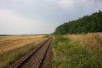 Blick vom Betriebshaltepunkt Schlagsdorf-Kieswerk auf das  Streckengleis in Richtung Forst/Lausitz  