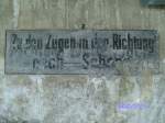 Am Hp von Schmilka ist noch die verbleichten Richtungsangaben zu lesen (Zu den Zgen in der Richtung nach = Schna) und ganz schwach noch zu Lesen ( Richtung Bodenbach(Decin) ).