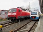 120 205 mit einem lerrreisezug und VT 704 der OLA im Bahnhof von Schwerin HBF am 12.04.2011