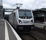 E-LOK 187 079-9 DER RHEIN-CARGO MIT GÜTERZUG IM BAHNHOF SIEGEN
Am 6.8.2019 durchquert die BOMBARDIER TRAXX AC3,E-Traktion der neuesten
Generation,mit Güterzug den Bahnhof SIEGEN....