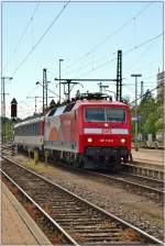 Mrklin-Eisenbahn bei der Einfahrt nach Singen. IC Stuttgart-Zrich mit 120 112-8. ( Mai 2012) 