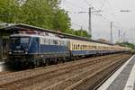 110 278-0 CBB Centralbahn mit  90 Jahre Rheingold  in Solingen Hbf, Juni 2018.