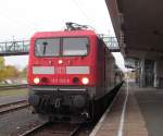 143 123-8 steht am 26. Oktober 2012 mit einem RE nach Kronach in Sonneberg (Thr) Hbf.