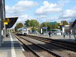 Die Bahnsteige 2 und 1 am 28.09.2019 in Stafurt.