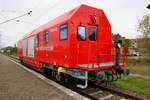 Bei meinem Zwangsaufenthalt in Stendal hatte ich u.a. die Möglichkeit, einen abgestellten Wagen eines Einheits-Hilfszuges (EHZ) der DB Netz Notfalltechnik im Bahnhofsbereich auf Gleis 7 aufzunehmen. [7.10.2017 | 12:31 Uhr]