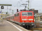 111 019 schiebt ihren RE nach Schwäbusch Hall Hessental,
Stuttgart Hbf, März 2017
