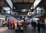 Gleich sind sie da, die Freunde, Bekannte, Verwandte - 

Stuttgart Hbf am 10.04.2009 (G)