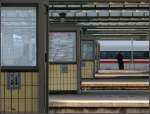 Alter Bahnhof, moderner Zug - 

Hauptbahnhof Stuttgart, 14.11.2011 (J)