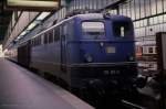 110189 auf Gleis 6 am 3.3.1989 um 9.23 Uhr im Hauptbahnhof Stuttgart.