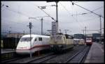 Stuttgart Hauptbahnhof am 23.6.1993:  ICE 401576 nach Hamburg, Mehrsystem Lok 181215 und 120101