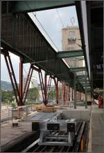 Gleis 16 Hauptbahnhof Stuttgart -     Neuer Prellbock, 120 Meter weiter hinten.