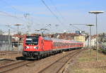 Am 28.03.2019 zieht 147 018 ihre RB aus Heilbronn durch den Bahnhof Stuttgart-Zuffenhausen.
