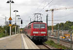 Nachschuss auf 111 137-6 von DB Regio Baden-Württemberg als RE 22038 von Tübingen Hbf nach Stuttgart Hbf, der den Bahnhof Stuttgart Neckarpark auf der Bahnstrecke Stuttgart–Ulm