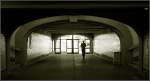 Unter den Gleisen -    Bahnsteigunterführung am Bahnhof Stuttgart-Feuerbach.