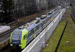 Ein FLIRT 3 von oben: Nordbahn-ET 6.05 (1430 040) in Tornesch, aufgenommen von der Fußgängerbrücke. rechts am Rand das Gleis der ehemaligen Uetersener Eisenbahn, jetzt neg.