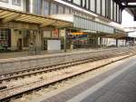 Gleis 11 (Ausgangsbereich) fotografiert von Gleis 12 Sd in Trier Hauptbahnhof.