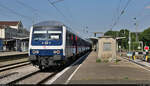 Bnrdzf 483.2 (50 80 80-34 301-7 D-TRAIN) steht mit Zuglok 182 526-4 (Siemens ES64U2-026) im Startbahnhof Tübingen Hbf auf Gleis 5.