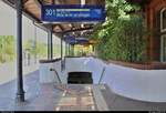 Hundertwasser-Bahnhof Uelzen:  Auch die Bahnsteigoberfläche sowie die Treppenaufgänge von der Fußgängerunterführung wurden nach den Ideen und dem Konzept des inzwischen